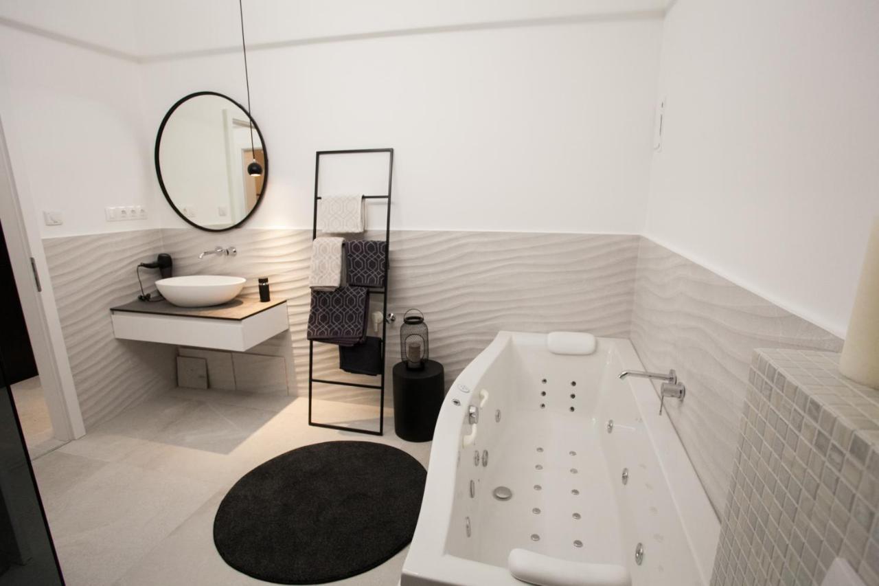 בודפשט Real Delux Apartment Next To Gozsdu & Synagogue מראה חיצוני תמונה